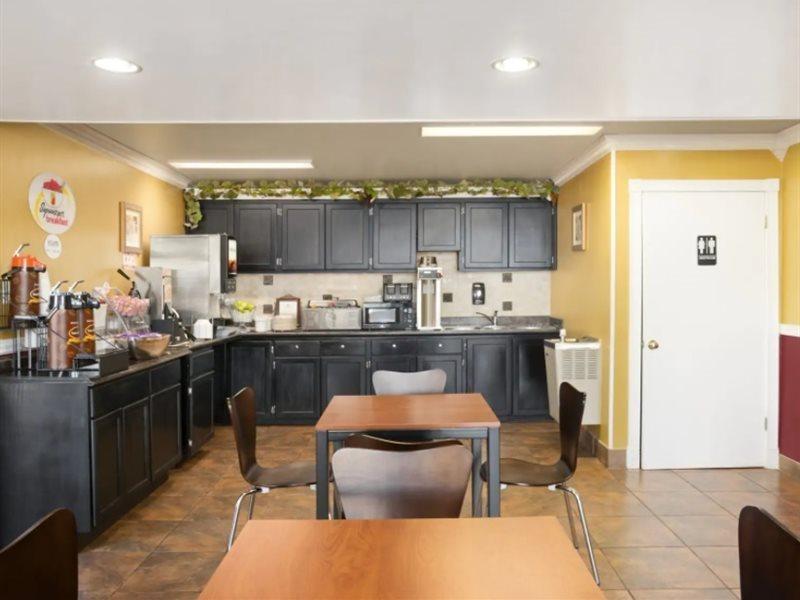 Super 8 Baton Rouge/I-12 Motel Ngoại thất bức ảnh