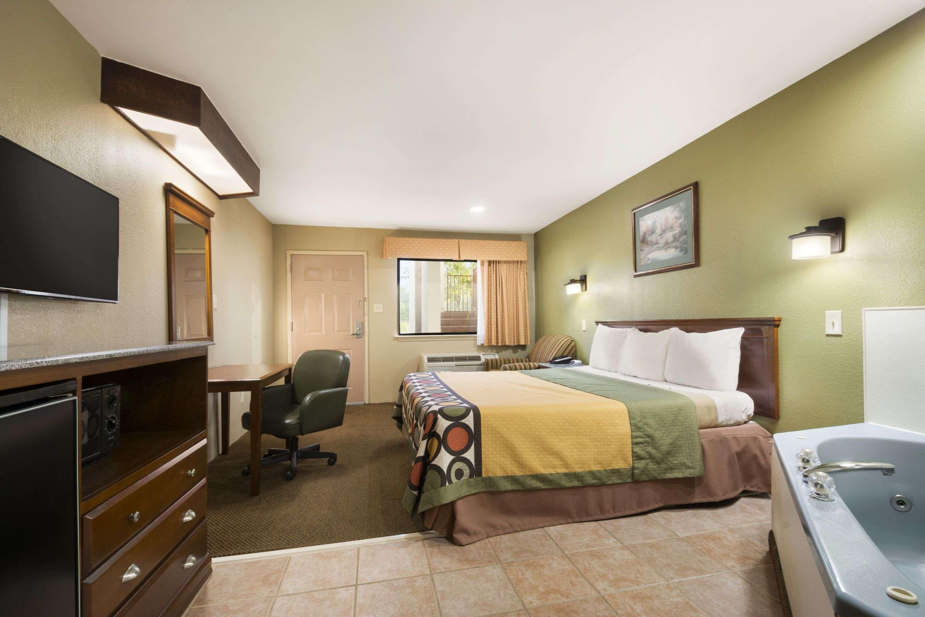Super 8 Baton Rouge/I-12 Motel Ngoại thất bức ảnh
