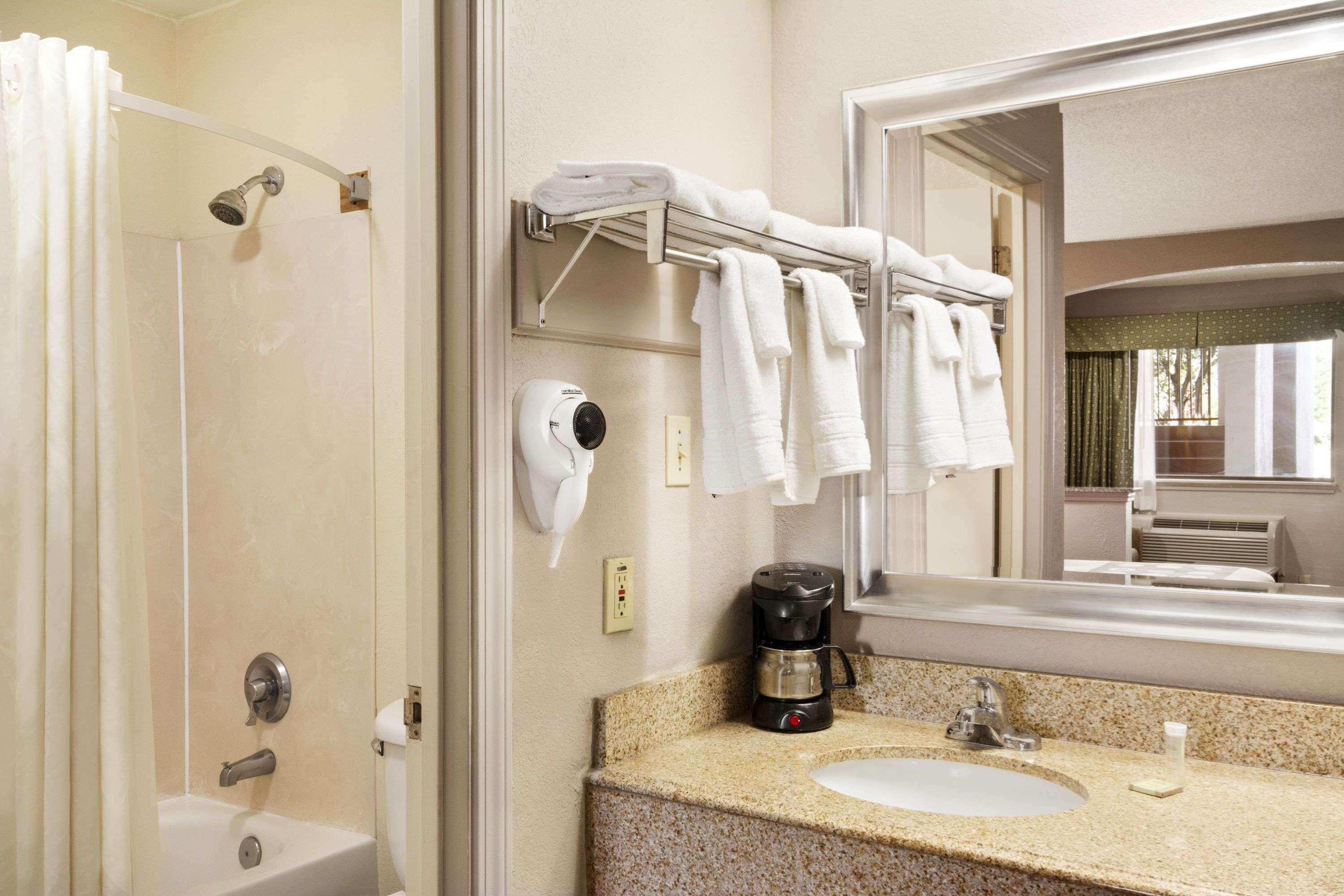 Super 8 Baton Rouge/I-12 Motel Ngoại thất bức ảnh
